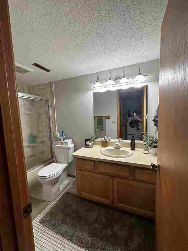 Looking for Roommate starting Nov