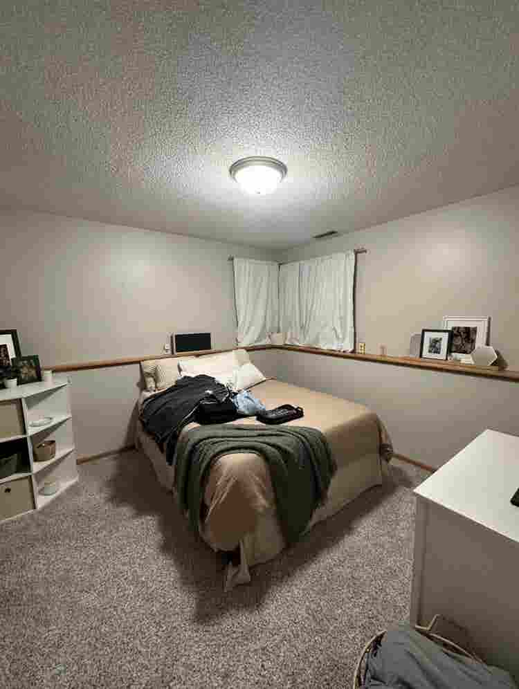 Looking for Roommate starting Nov