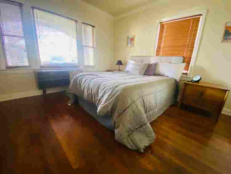 Spacious furnished room in Tower