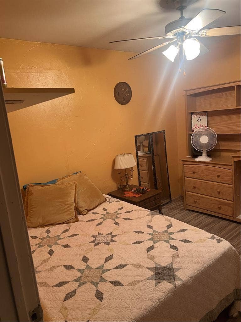 Single room and bathroom