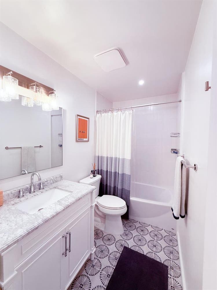 Bright & Stylish Queen Bed Room