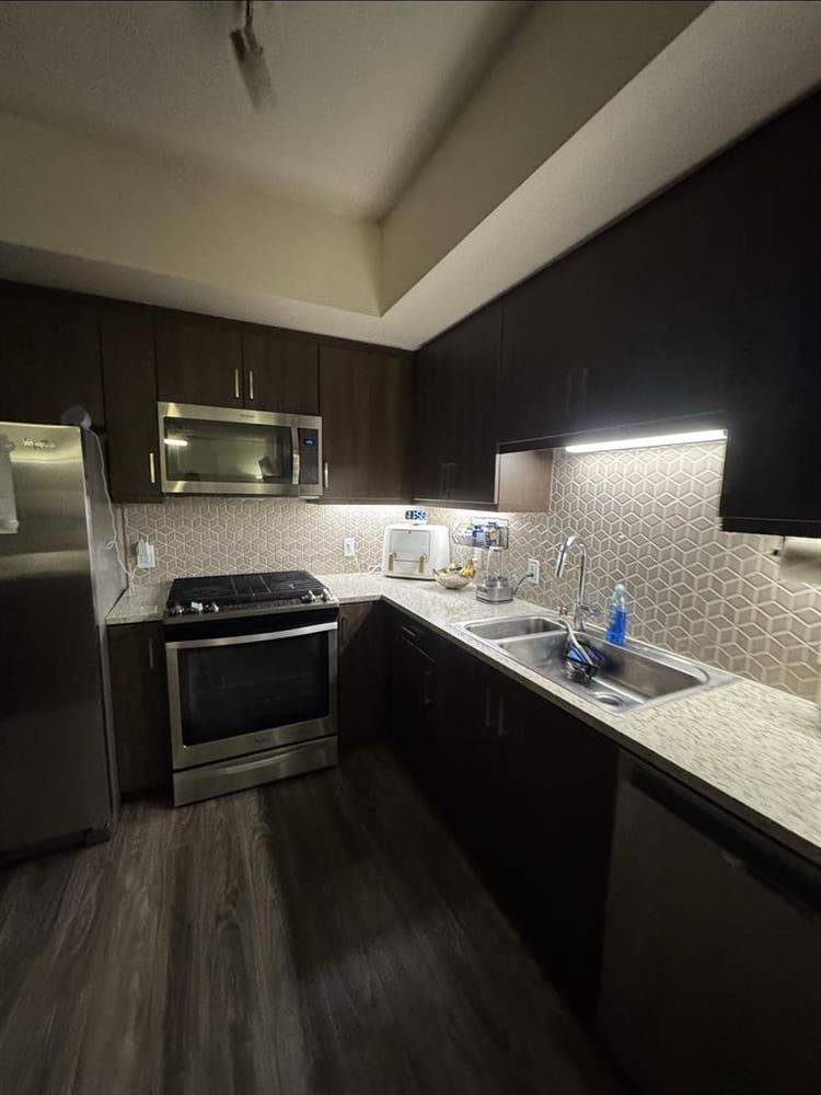 Room for Rent In Luxury Shared Apt