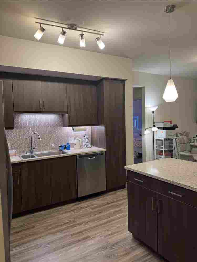 Looking for Roomate