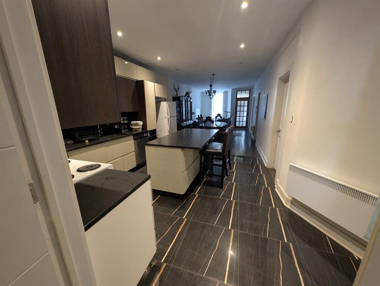 Refined room near everything