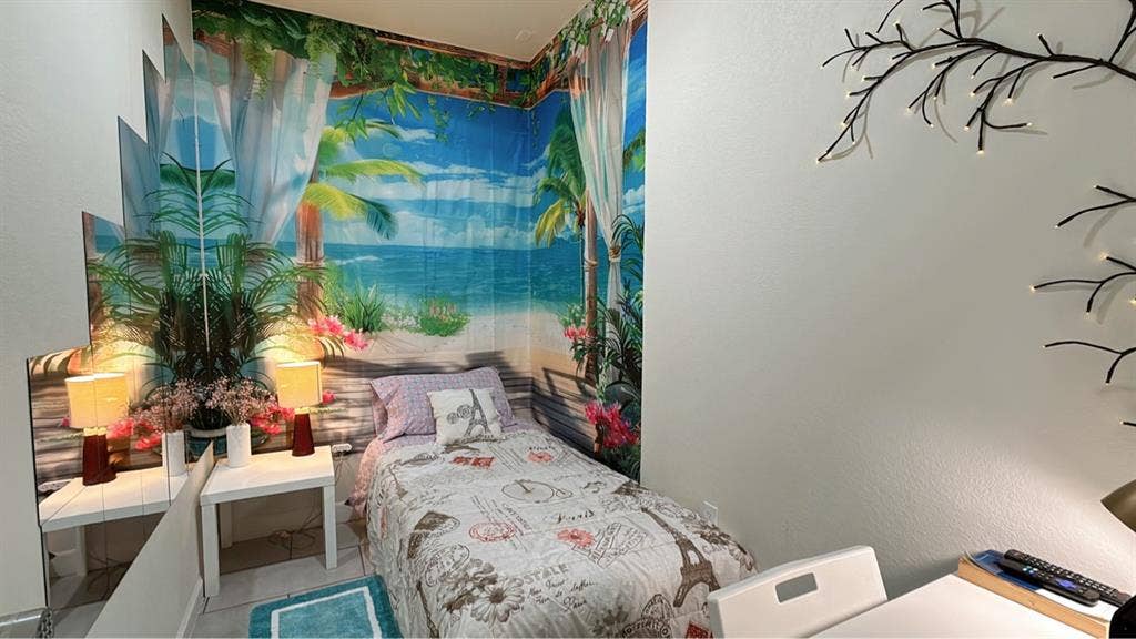 Cozy clean Private bedroom