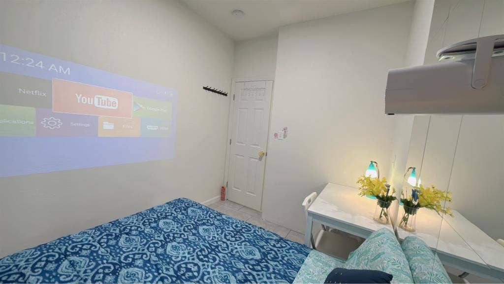 Cozy clean Private bedroom