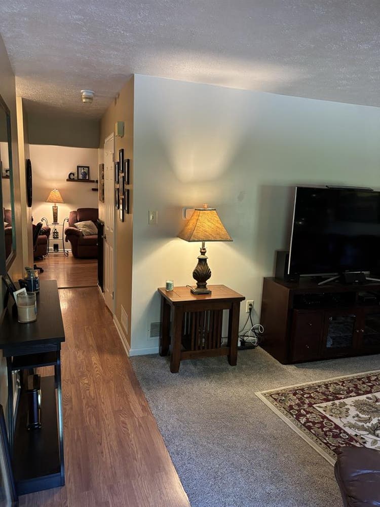 2 available bedrooms Bethel Park PA