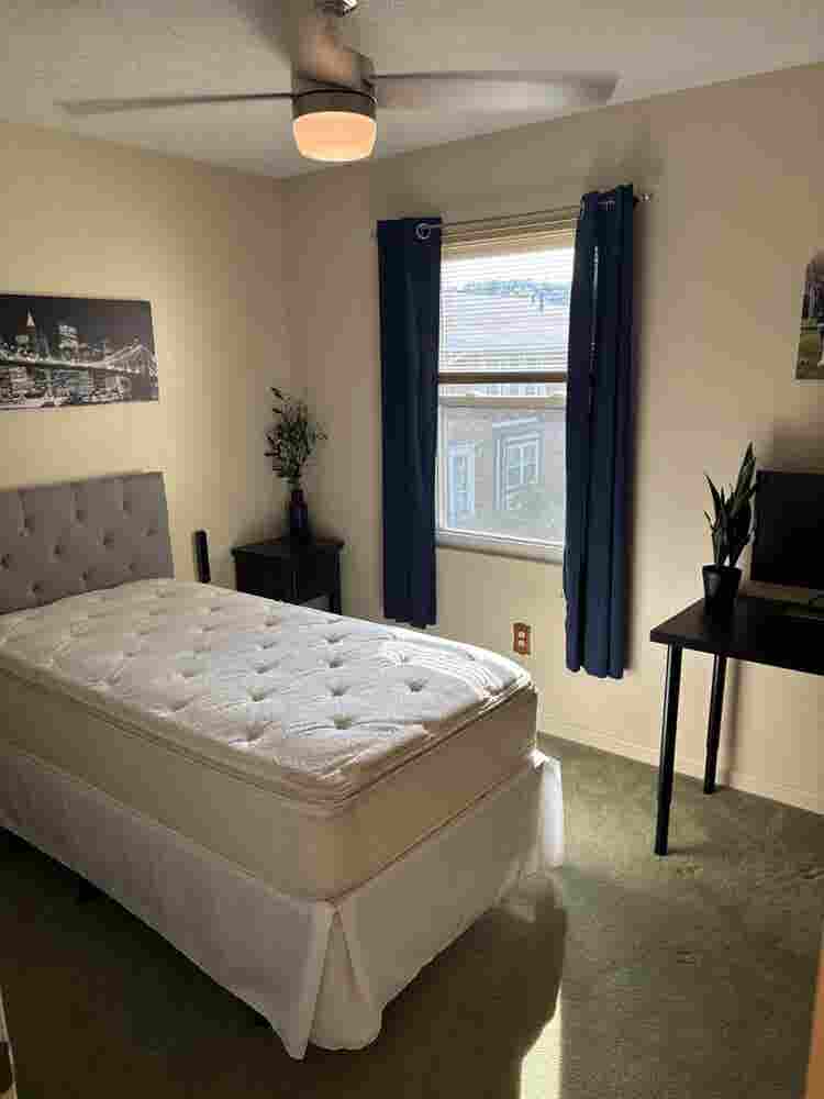 2 available bedrooms Bethel Park PA