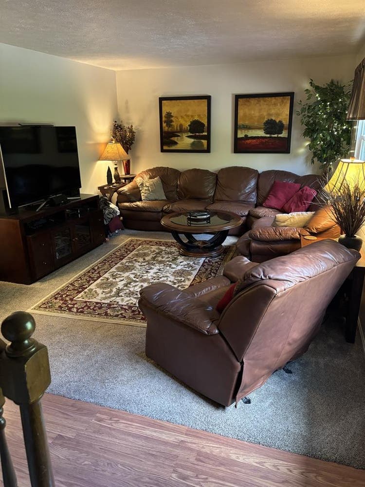 2 available bedrooms Bethel Park PA