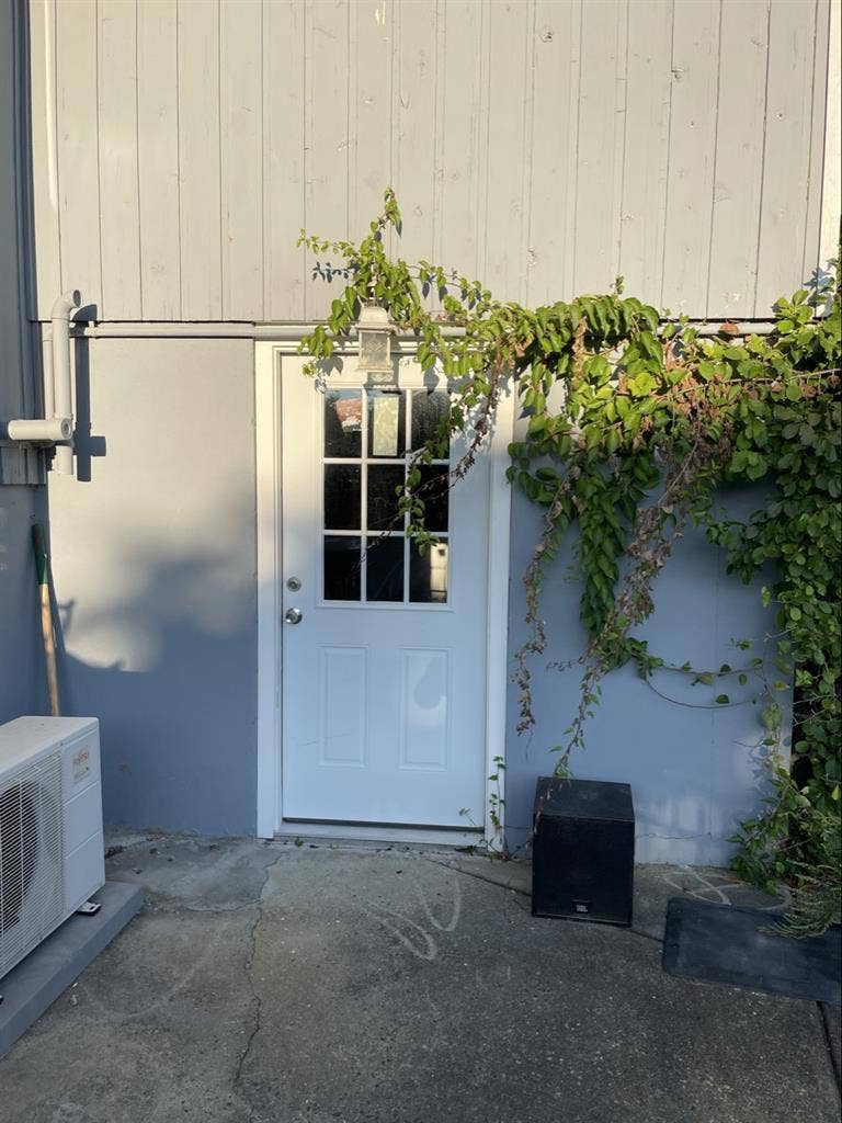 Furnished 1 bedroom apartment