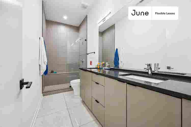 4 BR in Chicago