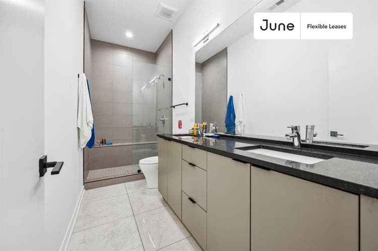 4 BR in Chicago