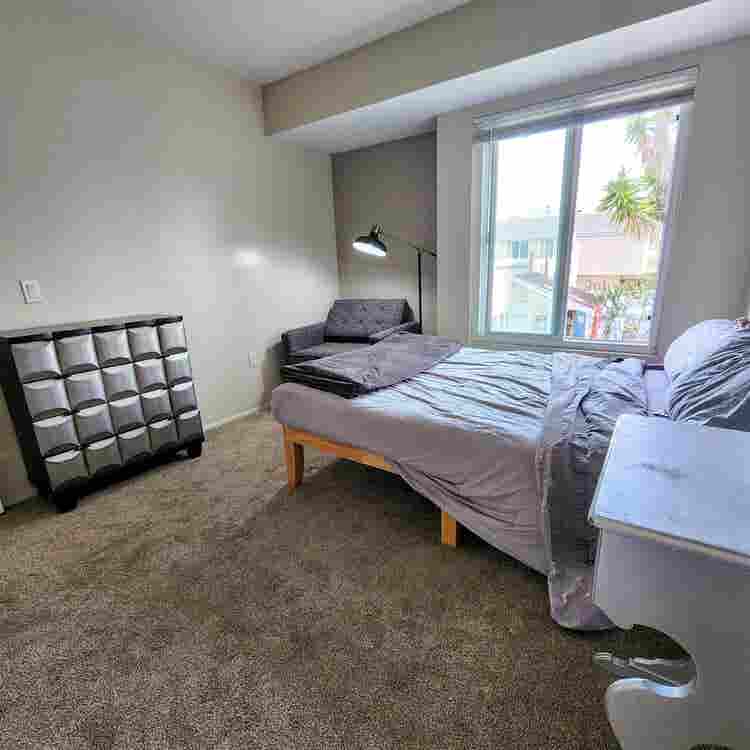 Unfurnished Private Bed/Bath