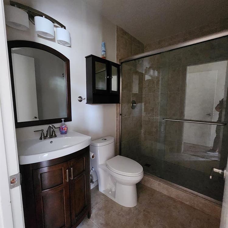 Unfurnished Private Bed/Bath
