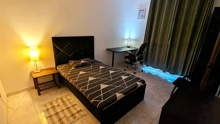Private Bedroom- ALL bills included