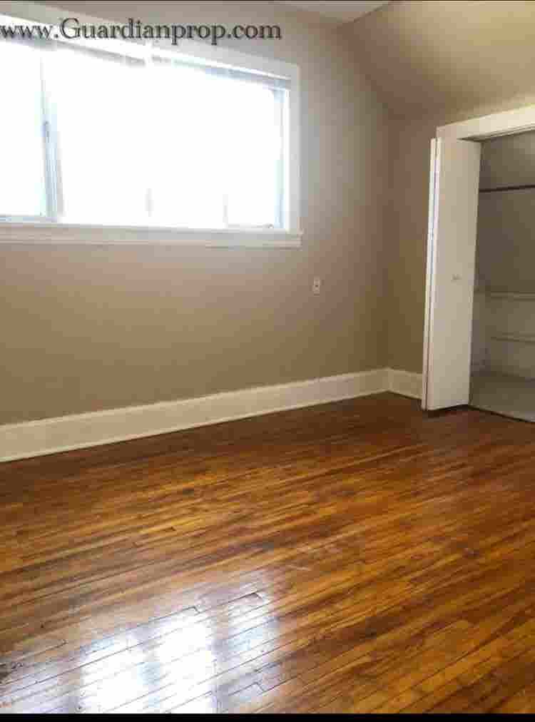 Looking for female roommate