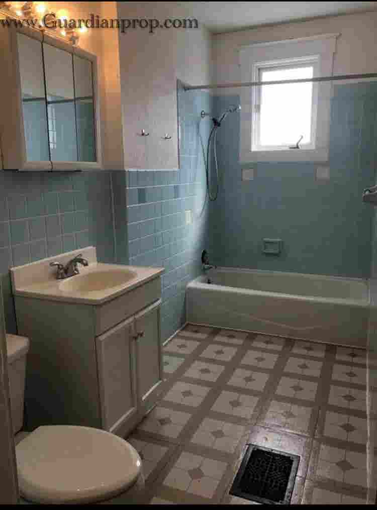 Looking for female roommate