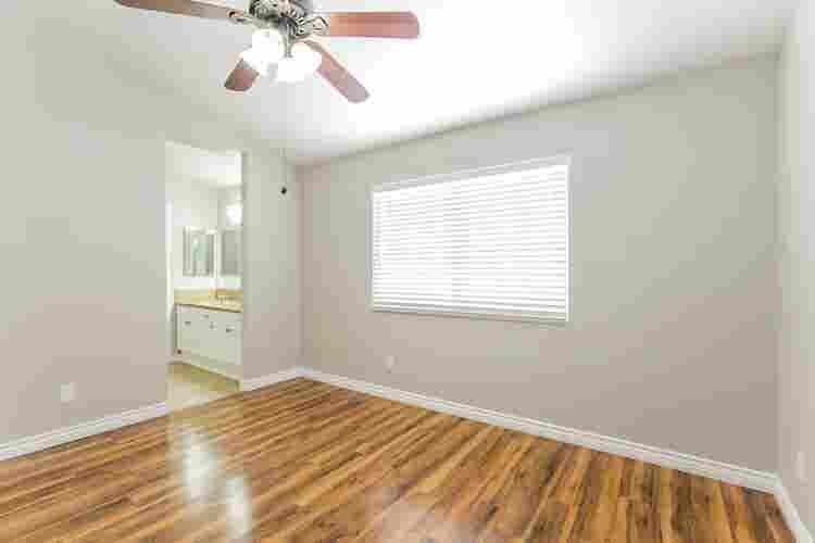 Private Master Bdroom w/Ensuite Bth