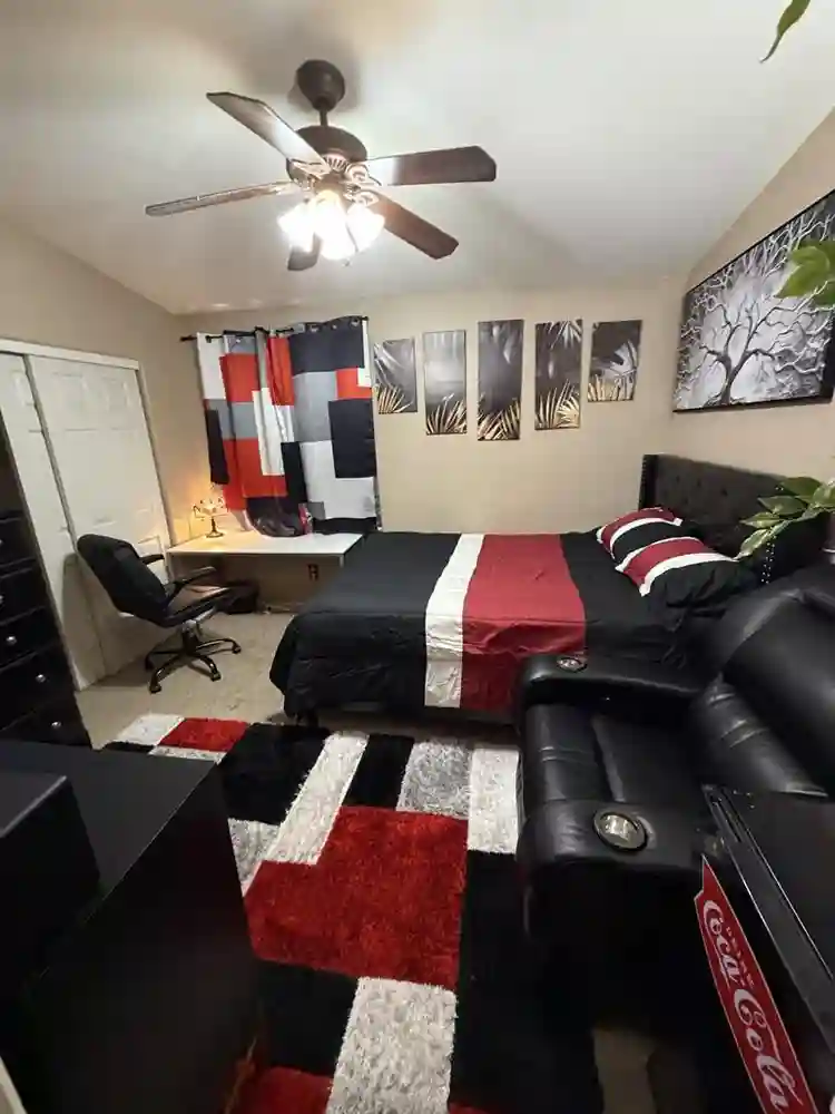 Upscale/pvt bath/fireplace/” tv/!