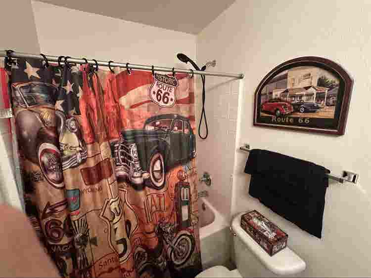 Furn bedroom/pvt bath/pool/twnhouse