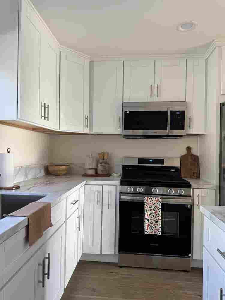 looking for female roommates