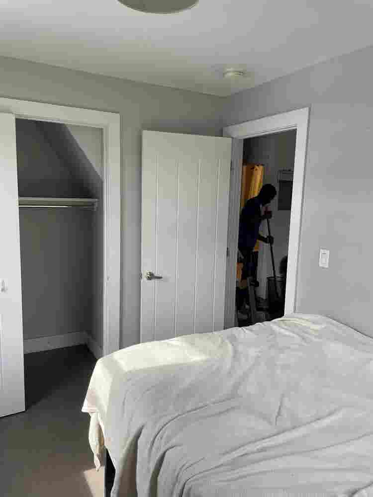 1 Bedroom Furnished Left