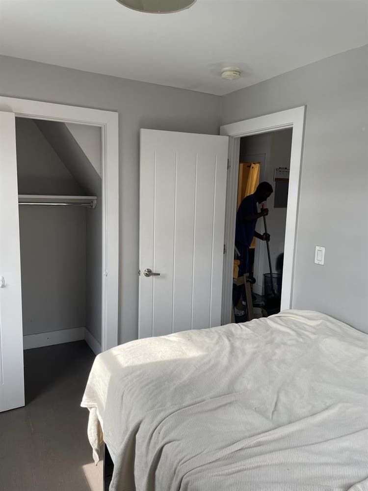1 Bedroom Furnished Left