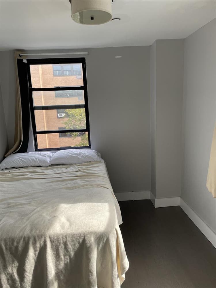 1 Bedroom Furnished Left