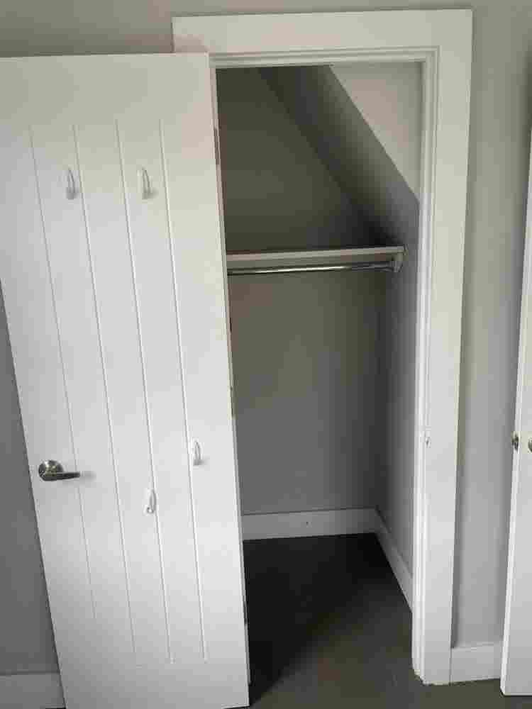 1 Bedroom Furnished Left