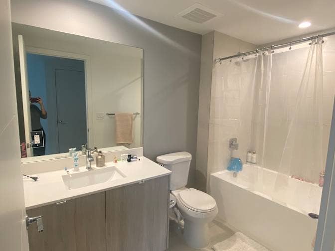 Looking for a roommate