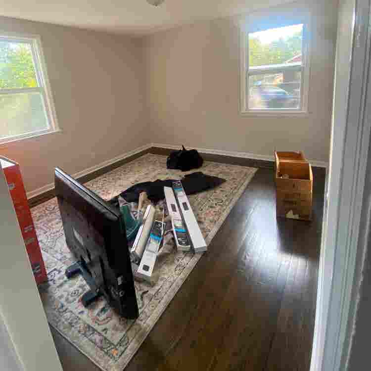 Room unfurnished. 