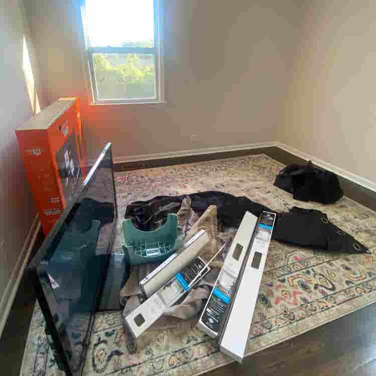 Room unfurnished. 