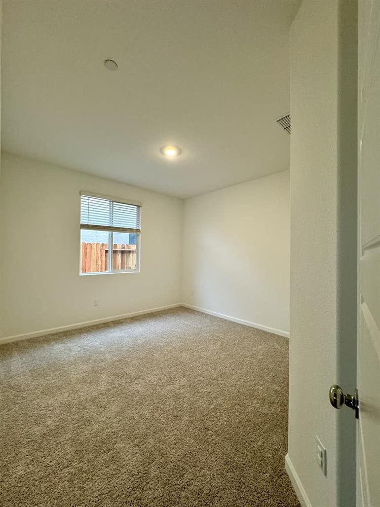 2 rooms for rent