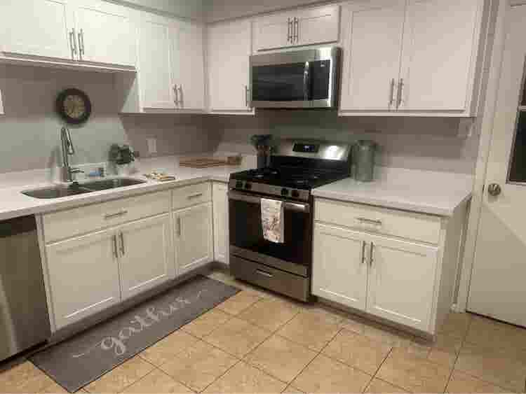 Looking for Roommate