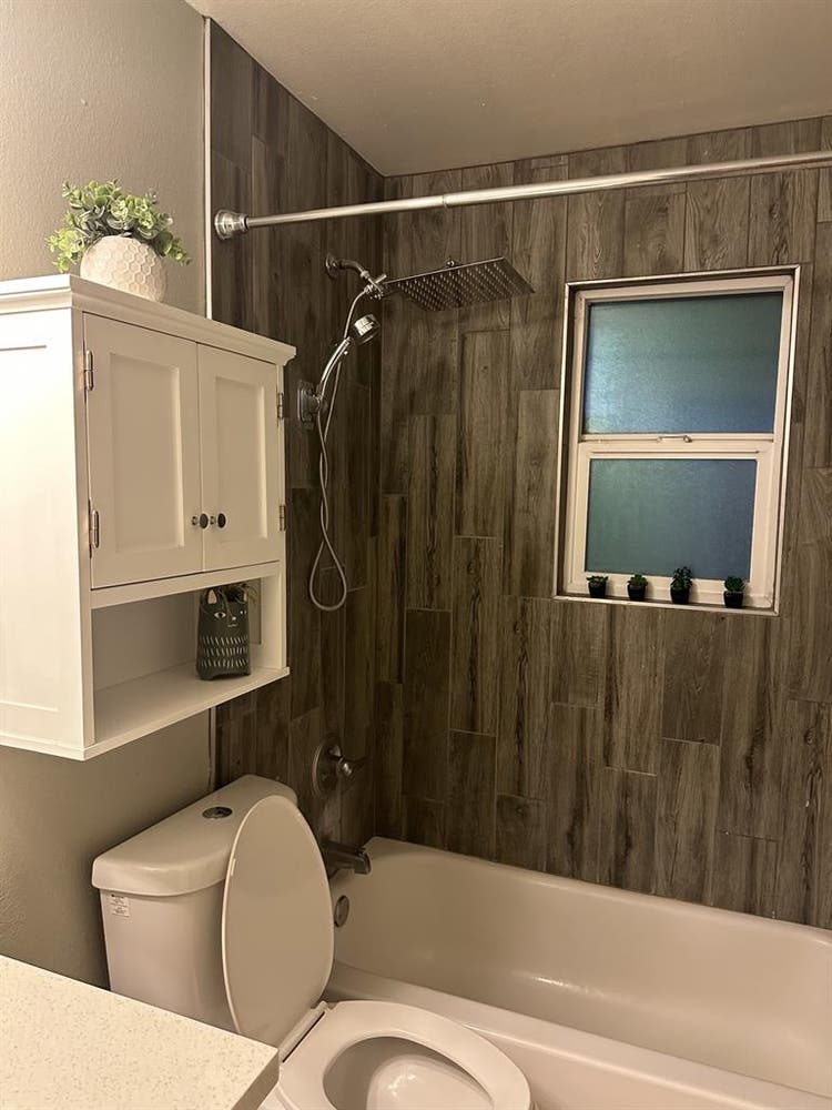 Looking for Roommate