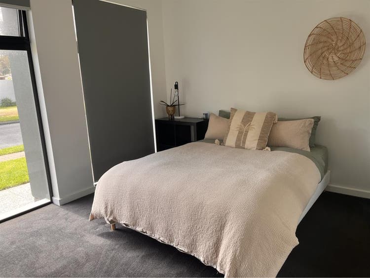 1 bedroom for rent in West Beachh