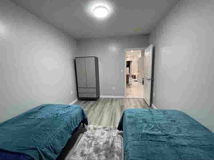 Room for 2 - Brooklyn , Bay Ridgee