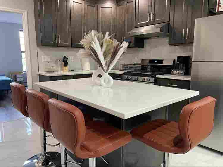 Room for 2 - Brooklyn , Bay Ridgee