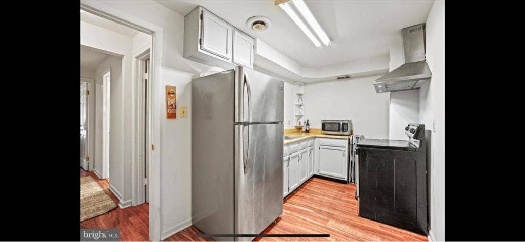Walk-In 1BR Basement Apt + Parking