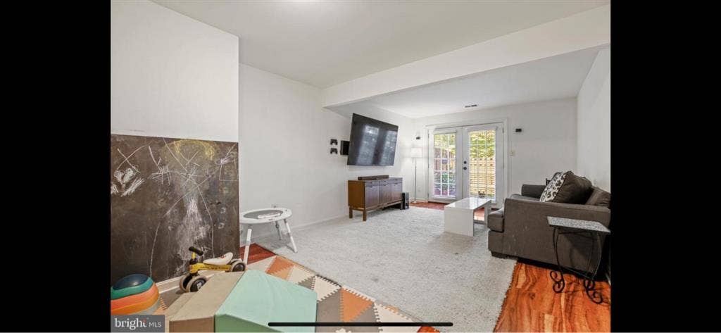 Walk-In 1BR Basement Apt + Parking