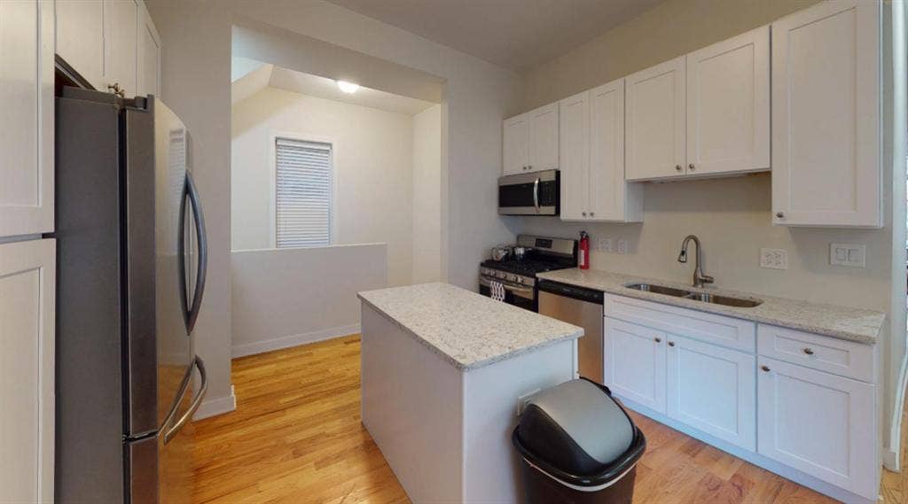 1 BR in Chicago