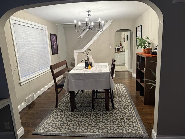 Looking for a Roomate