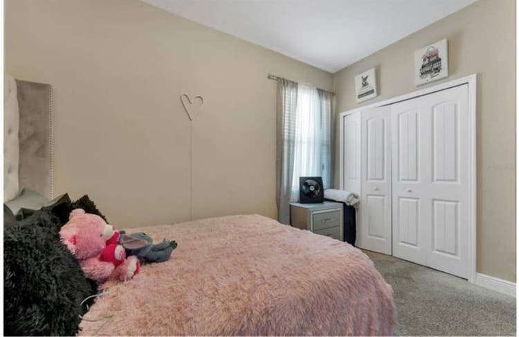 Bedroom for rent