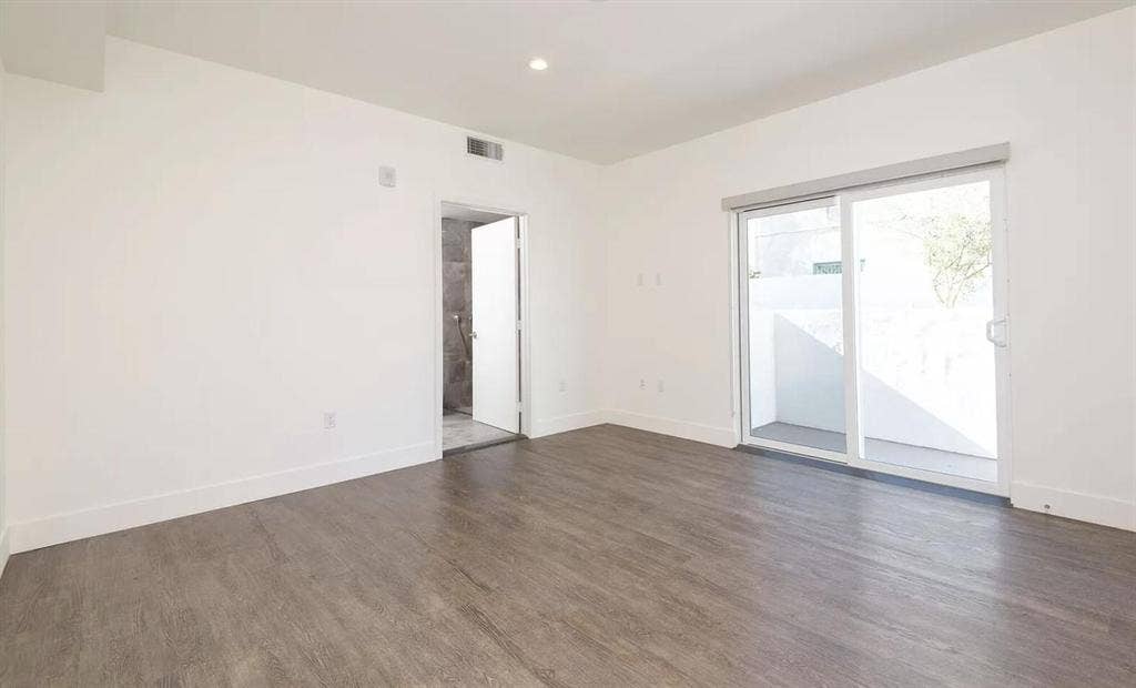 3 BR in Los Angeles