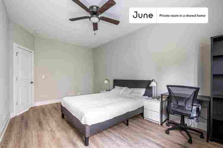 5 BR in Chicago