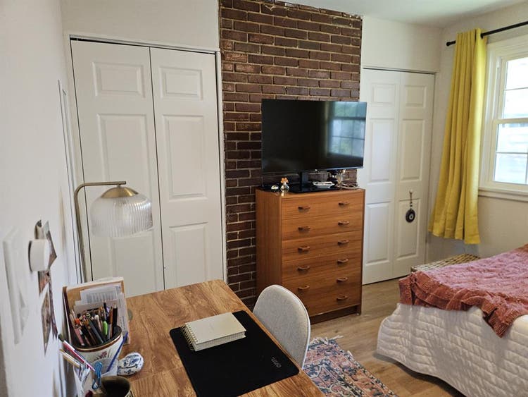 Room for Rent in Falls Church Home