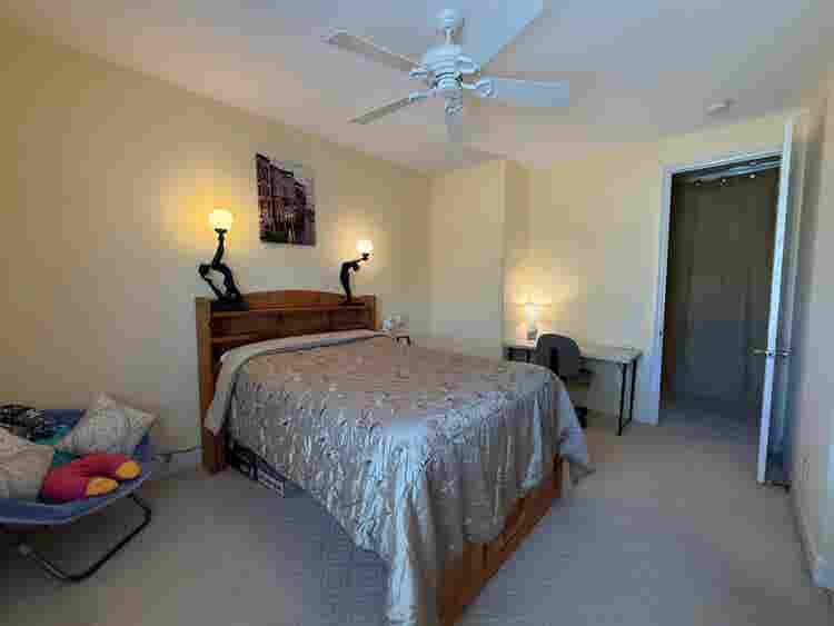 Private room 
for rent