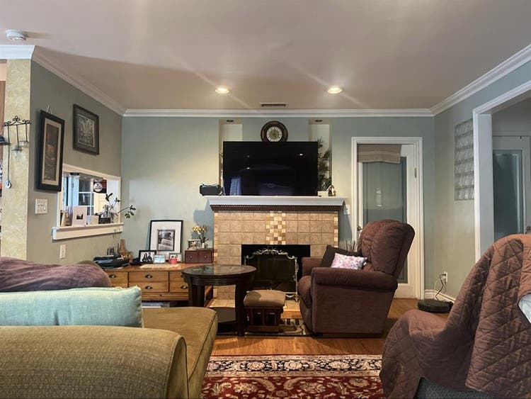 Looking for roommate 

for nice home