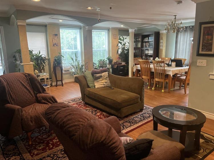 Looking for roommate 

for nice home