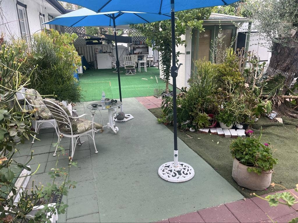 Looking for roommate 

for nice home